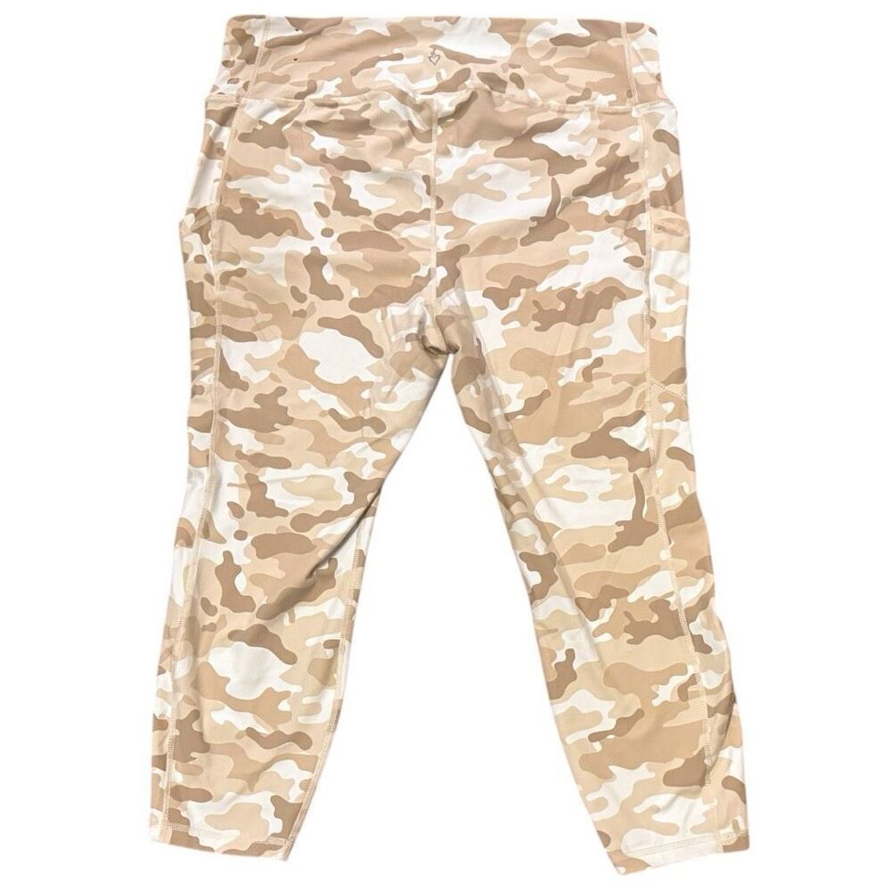 Torrid Camo Brown/Pink Foil Performance Core Crop Active Legging Size 3 3XL